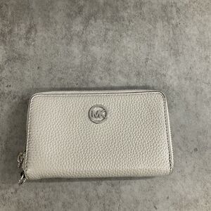Michael Kors Grey Leather Wallet No Strap Zippered